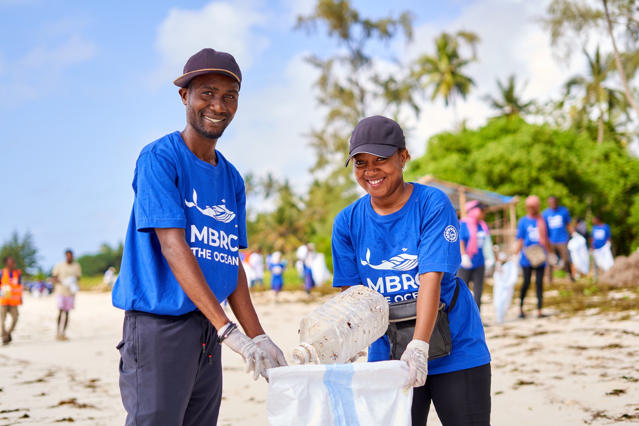 MBRC Cleanup-Team bei einer realen Sammelaktion am Strand